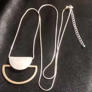 Universal Threads 34 In Long Pendant Necklace.